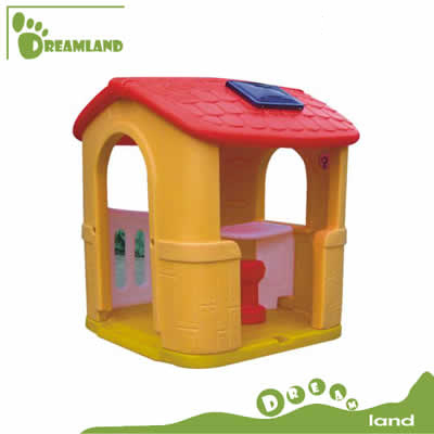 small plastic playhouse